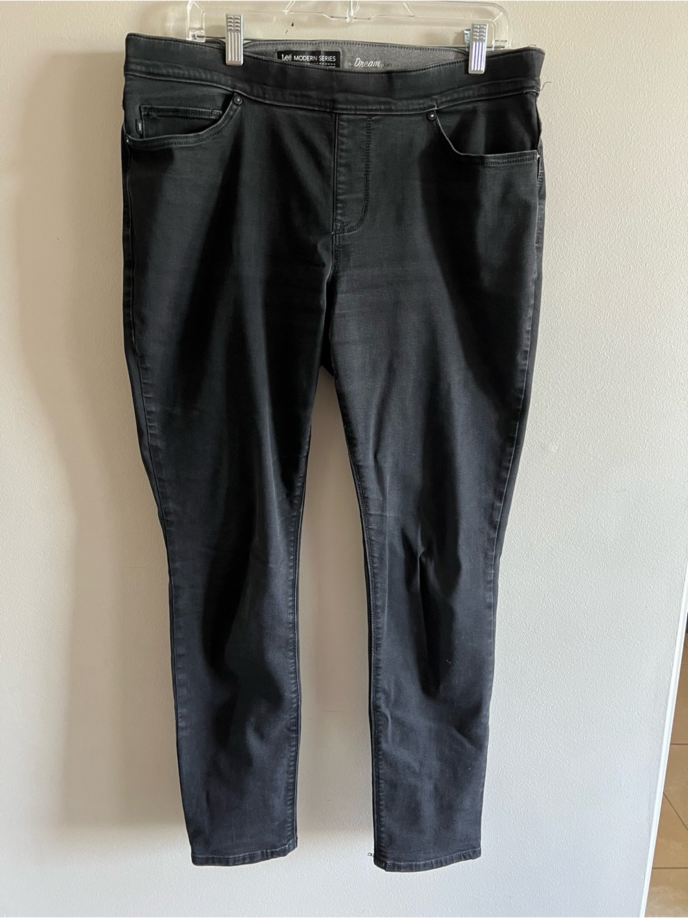 Lee Black Women’s Stretch Dream Jeans Size 14
